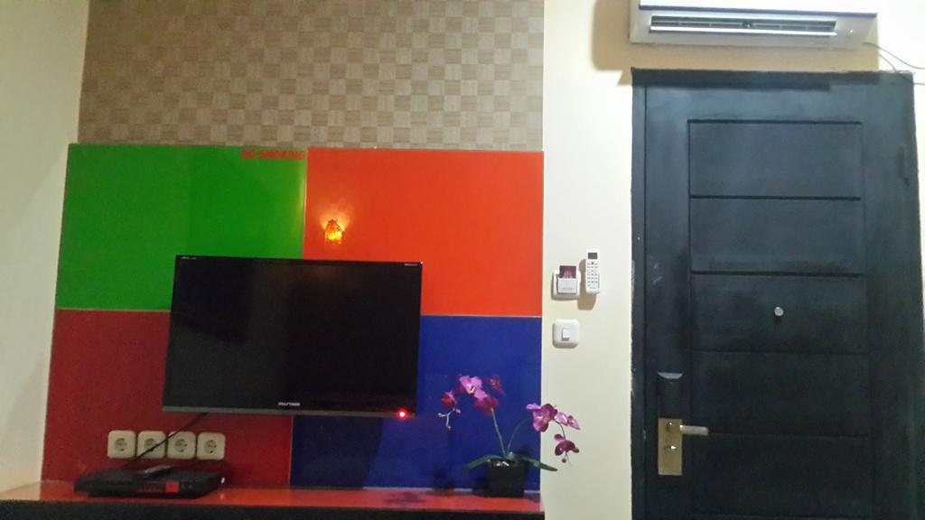 California Hotel Jakarta Room photo