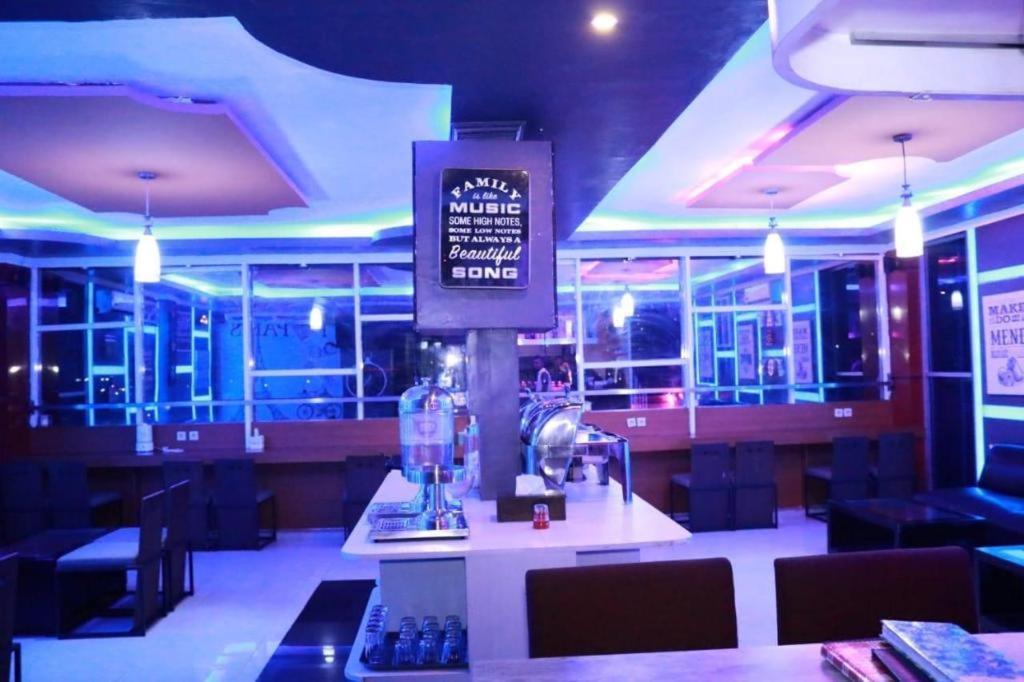 California Hotel Jakarta Exterior photo