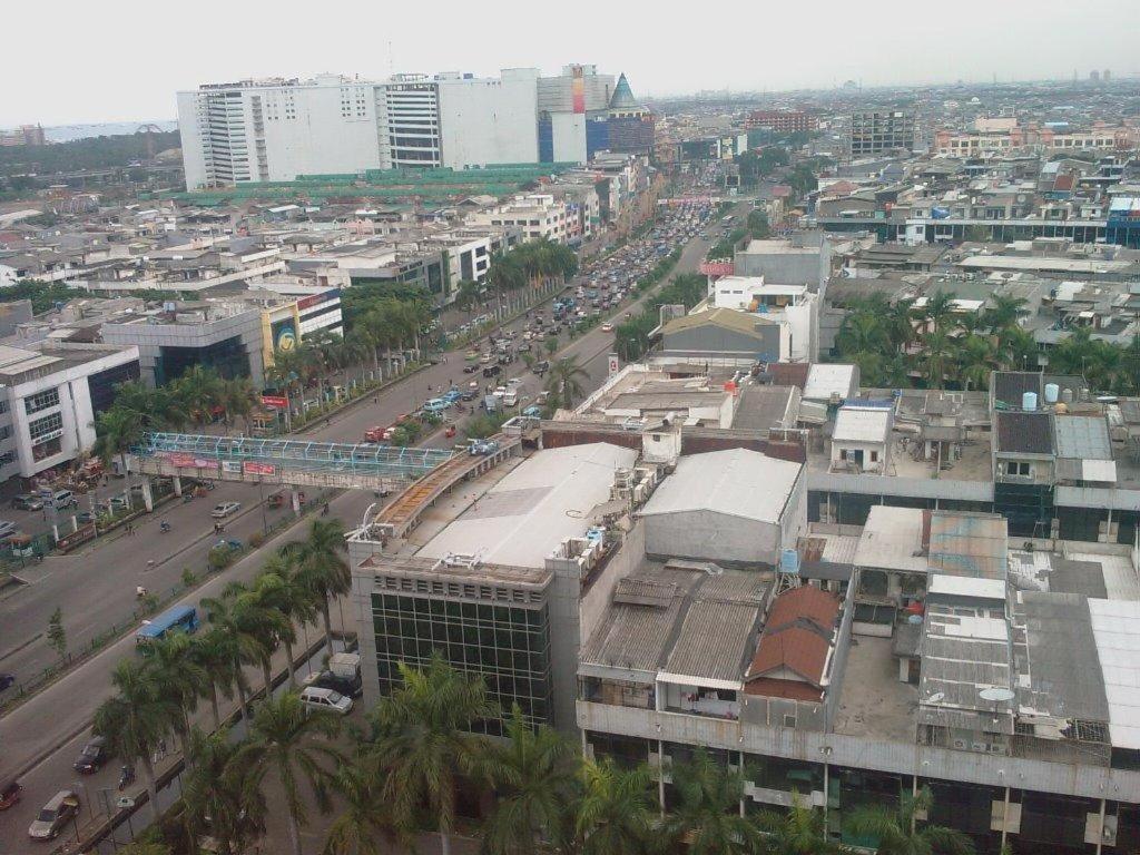 California Hotel Jakarta Exterior photo